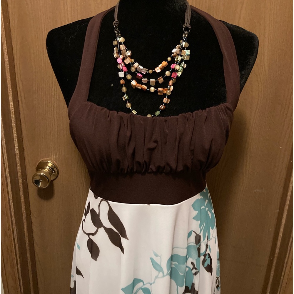 Spring dress - Picture 2 of 5